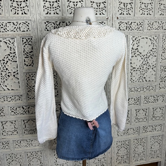 Vintage Cream Knit Crochet Coquette Ruffle Cropped V Neck Sweater Sz Medium - Picture 7 of 9
